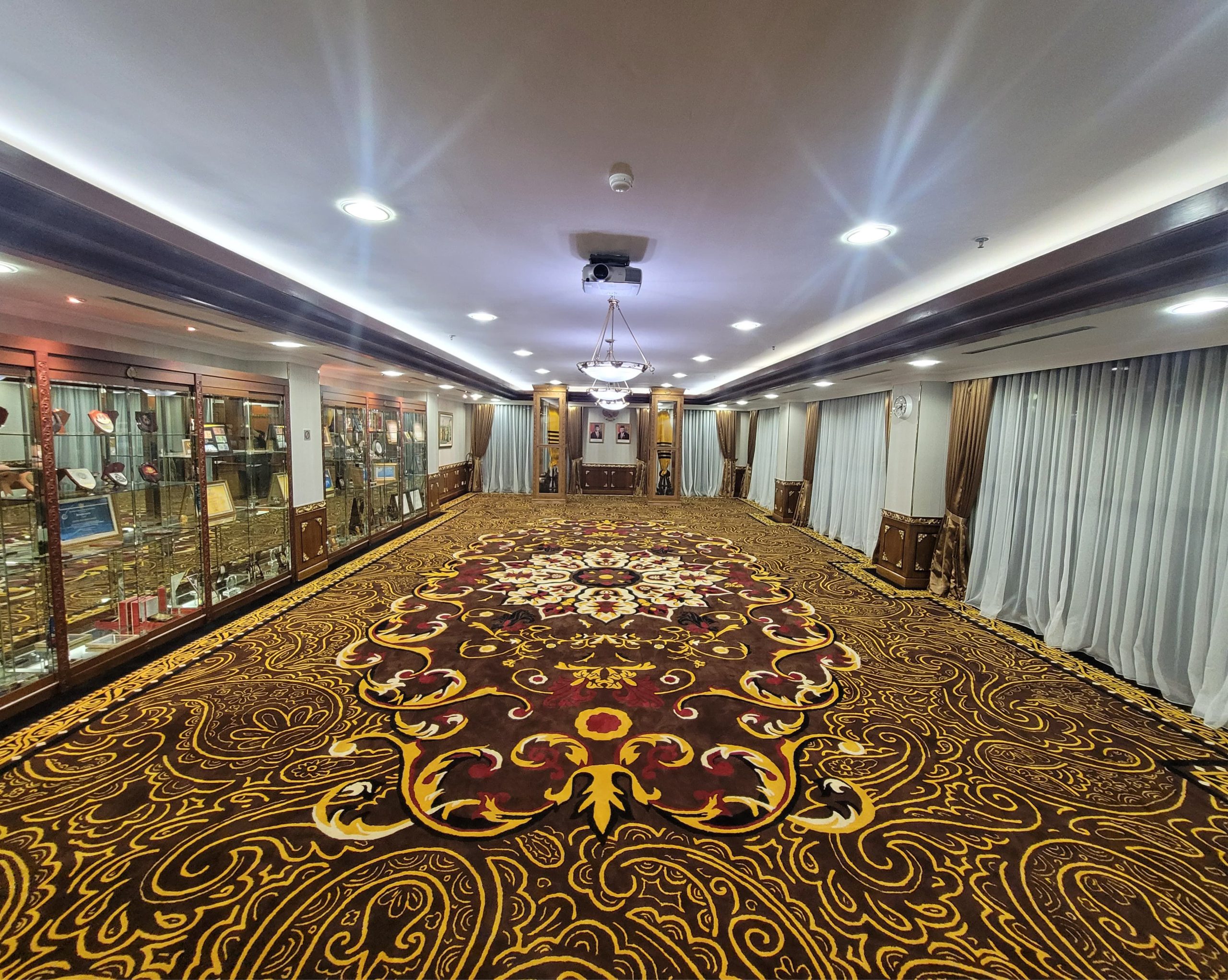 Karpet Custom Handtufted